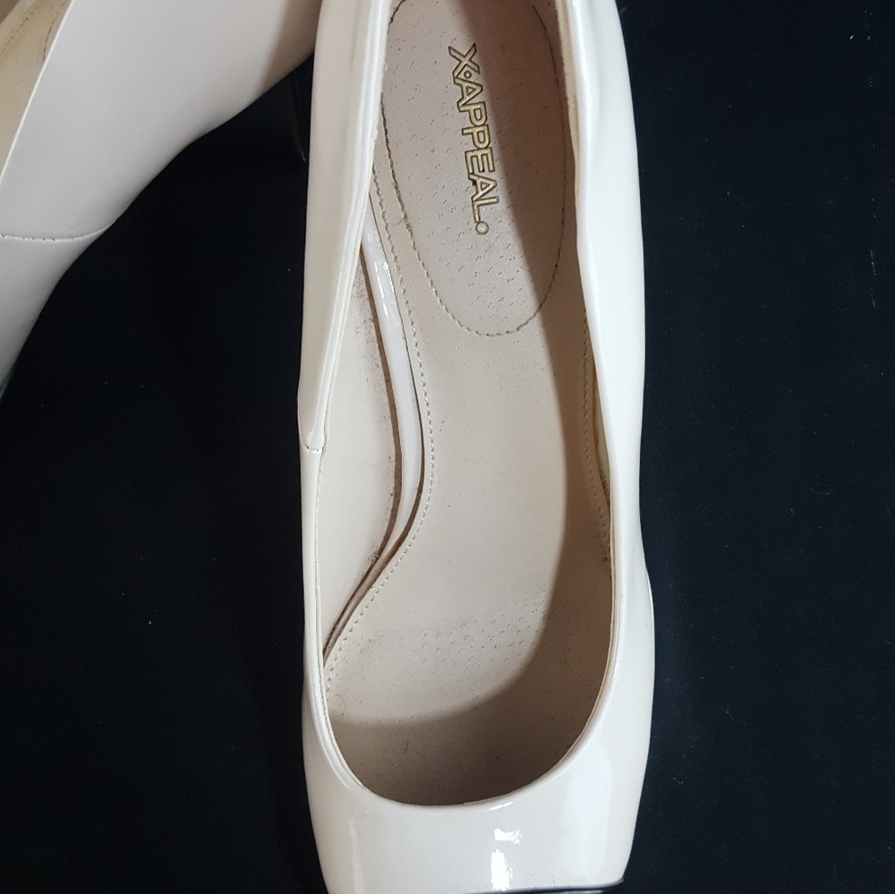 Heels - Picture 3 of 3